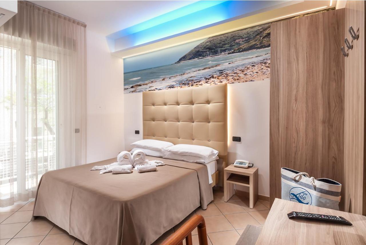 Hotel Lido Cattolica Exterior photo