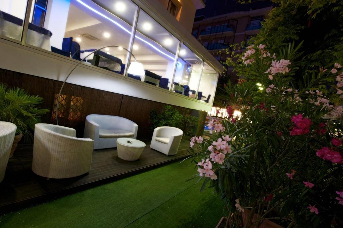 Hotel Lido Cattolica Exterior photo
