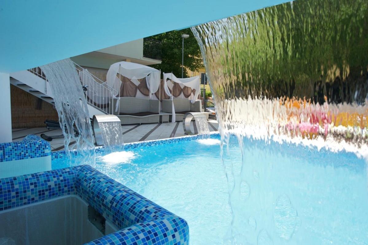 Hotel Lido Cattolica Exterior photo